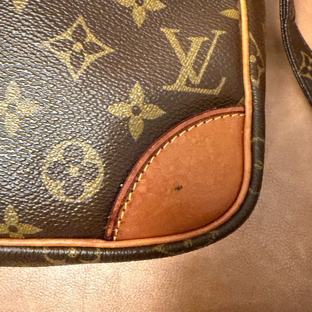 Louis Vuitton Brown Monogram Danube Bag with COA - Picture 9 of 16